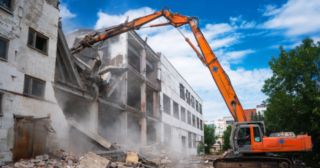 Промышленный демонтаж зданий Березники, цена от 2946 руб.