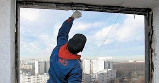 Демонтаж остекления балкона в Березниках - цена от 569 руб. - Сварной-Брз
